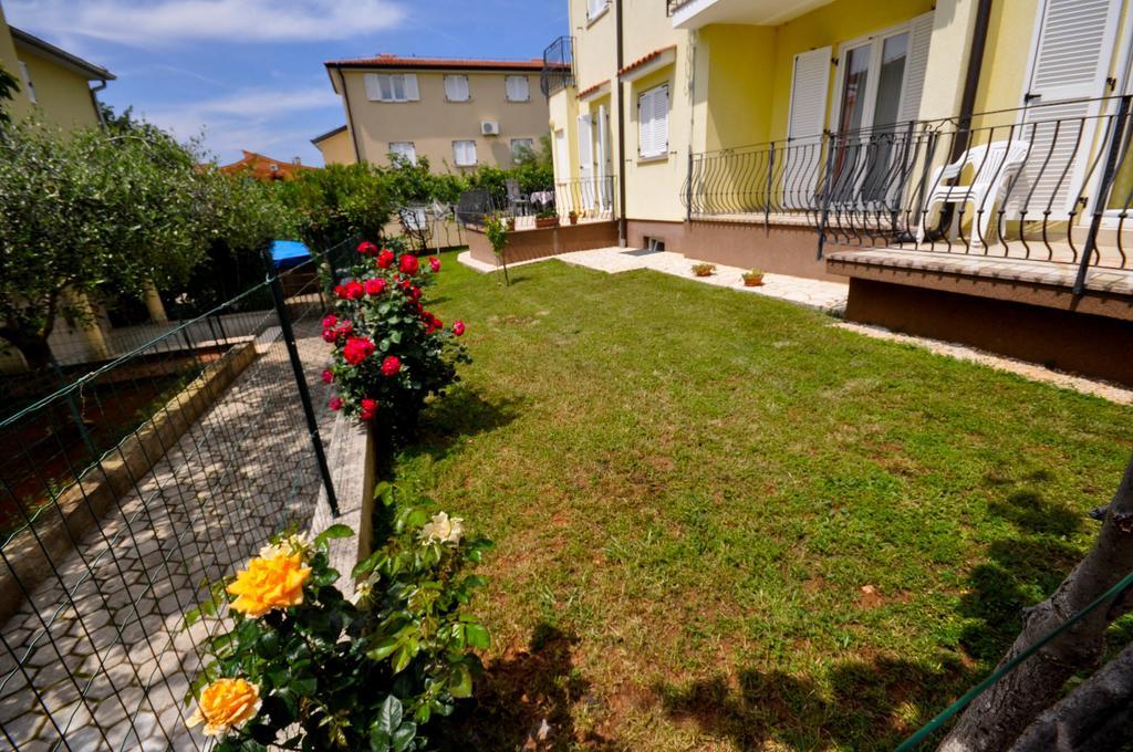 Ana M Apartments Novigrad  Екстер'єр фото