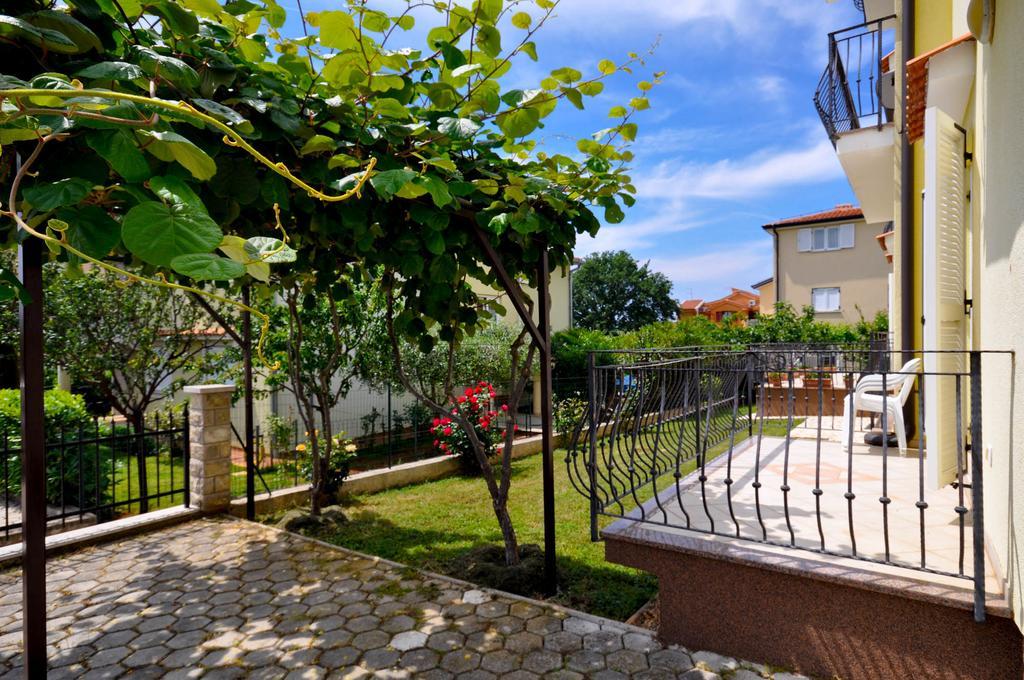 Ana M Apartments Novigrad  Екстер'єр фото