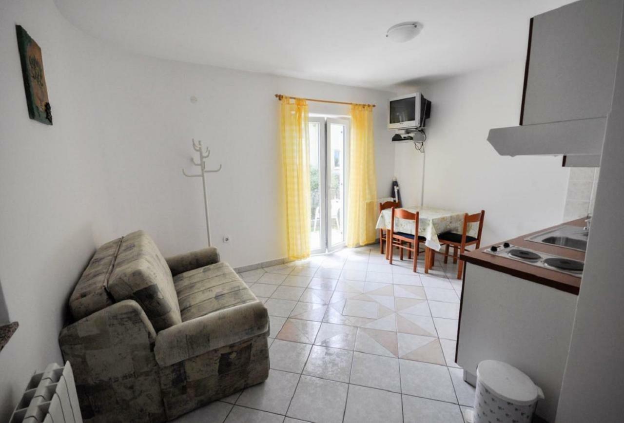 Ana M Apartments Novigrad  Екстер'єр фото