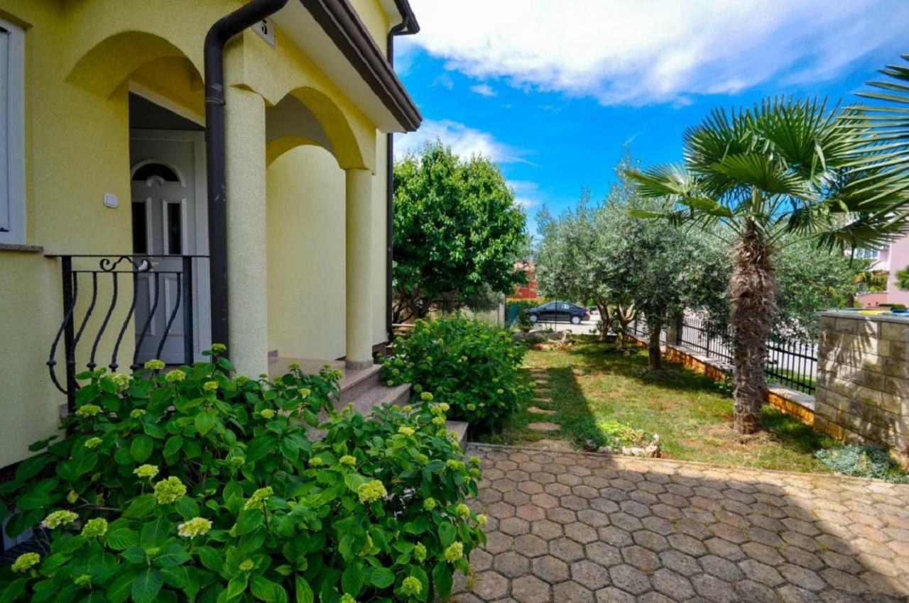 Ana M Apartments Novigrad  Екстер'єр фото