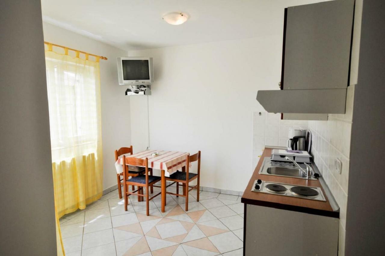 Ana M Apartments Novigrad  Екстер'єр фото