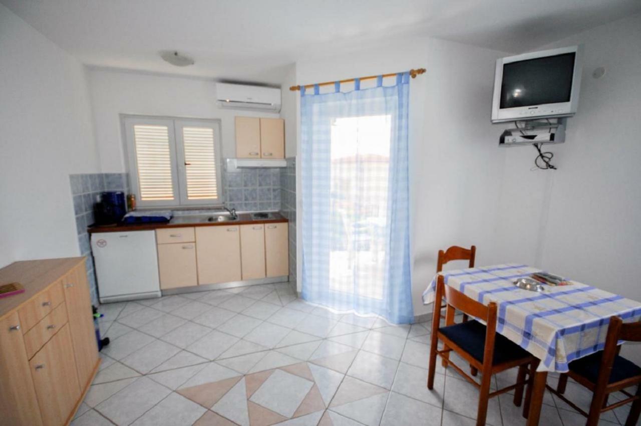 Ana M Apartments Novigrad  Екстер'єр фото